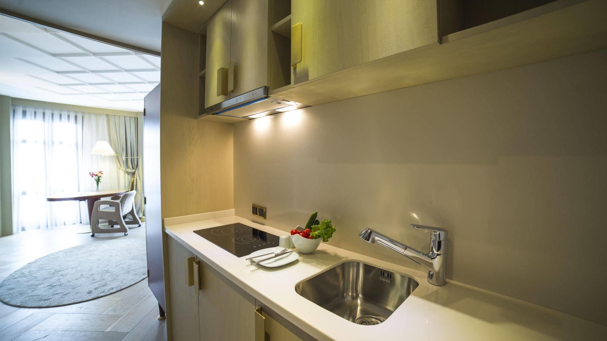 Mega Residence & Hotel Nisantasi Istanbul Bagian luar foto